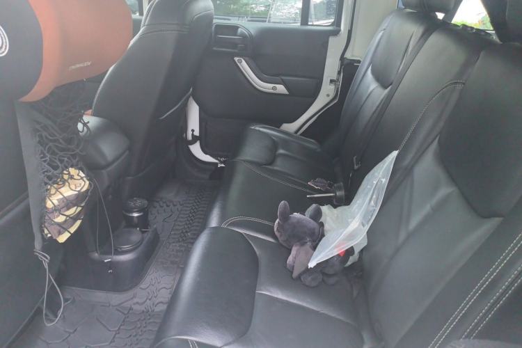 Used Jeep Wrangler 2015 3.0L Sahara Four-Door Comfort Edition Left Rear Seat