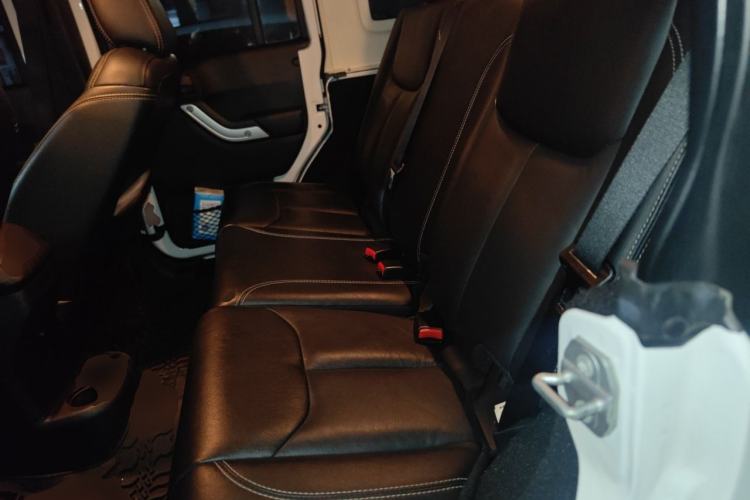 Used Jeep Wrangler 2015 3.0L Four-Door Sahara Comfort Edition Left Rear Seat