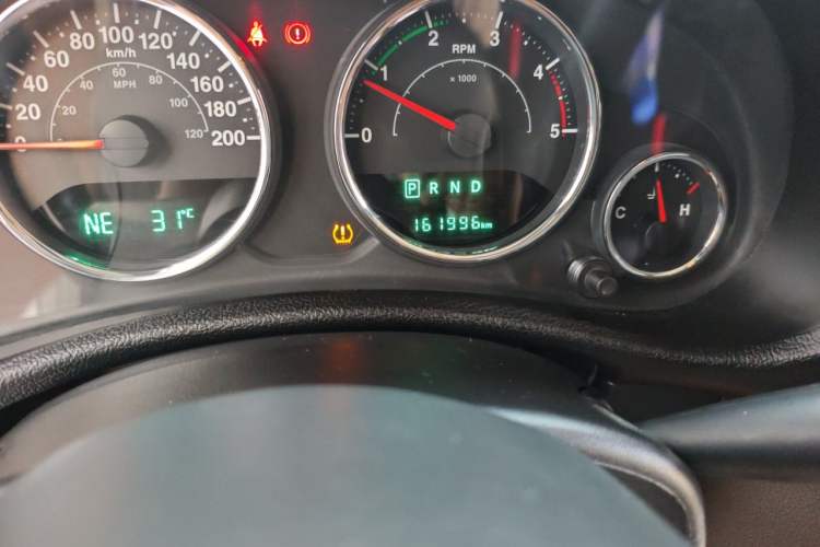 Used Jeep Wrangler 2015 2.8TD Sahara Four-Door Edition Odometer Close Up