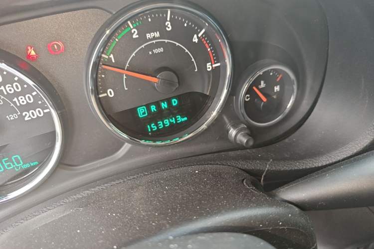 Used Jeep Wrangler 2015 2.8TD Sahara Four-Door Comfort Edition Odometer Close Up