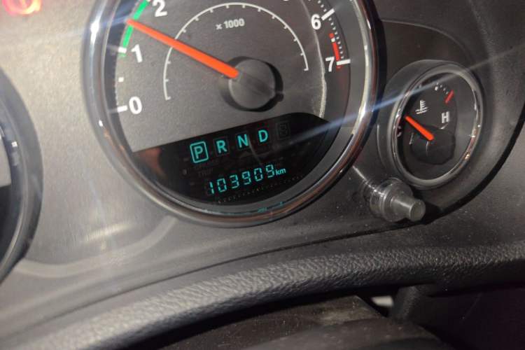 Used Jeep Wrangler 2015 3.0L Four-Door Sahara Comfort Edition Odometer Close Up