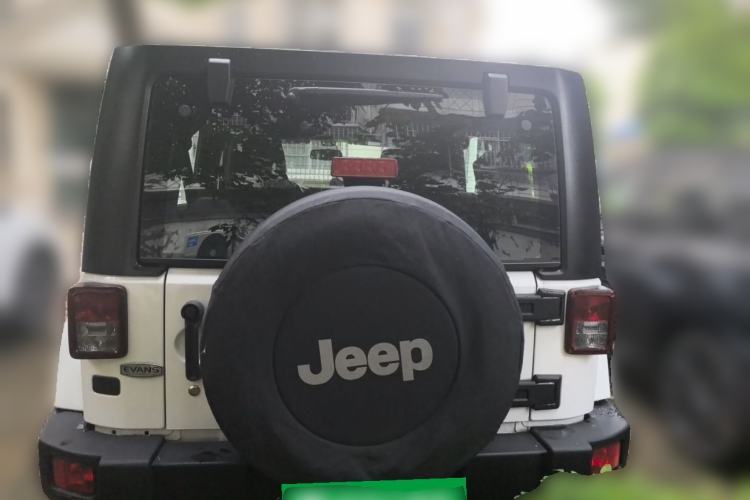 Used Jeep Wrangler 2015 3.0L Sahara Four-Door Comfort Edition Rear