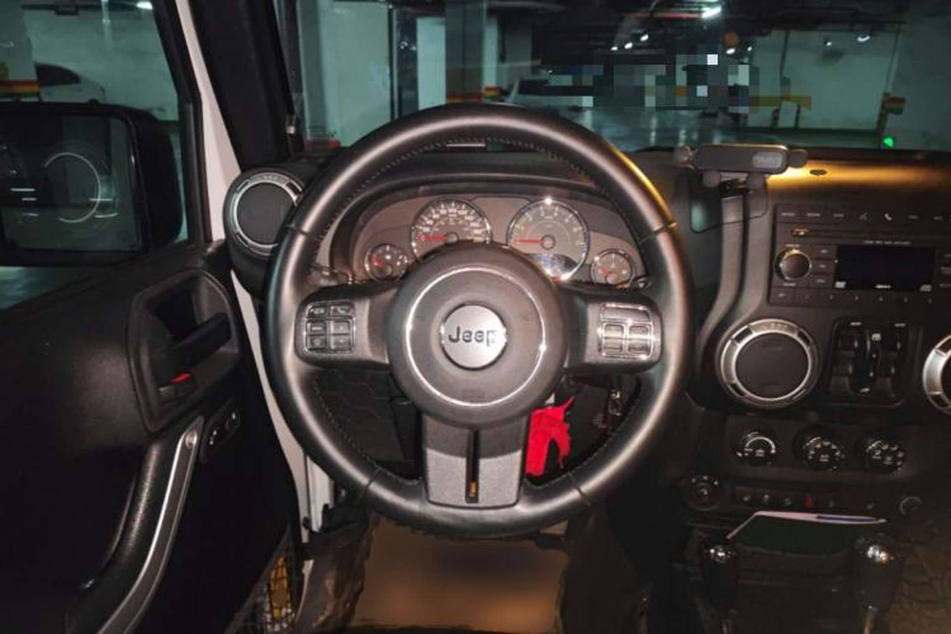 Used Jeep Wrangler 2015 3.0L Sahara Four-Door Comfort Edition Steering Wheel