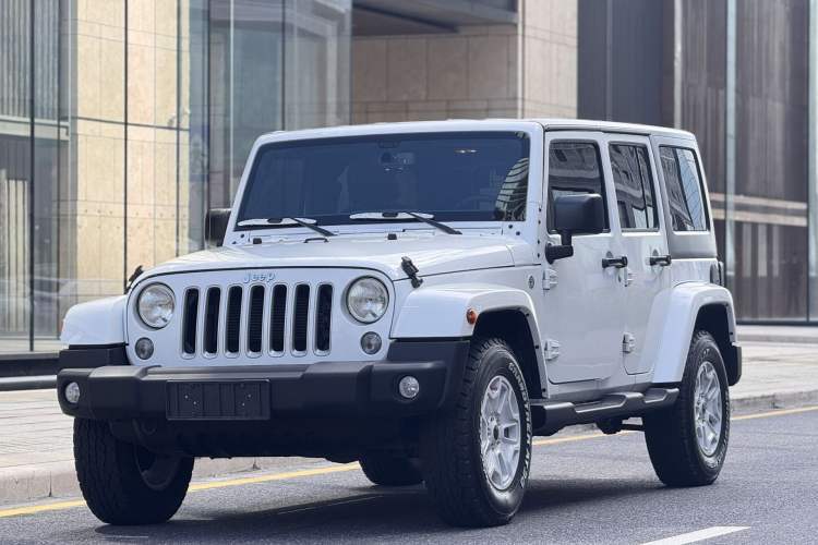Used Jeep Wrangler 2015 3.0L Sahara Four-Door Comfort Edition Guazi used car, China used car export, Used car for sale, Used  cars, Cheapest cars for sale