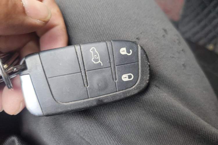 Used Jeep Wrangler 2015 3.0L Sahara Four-Door Edition Vehicle Key