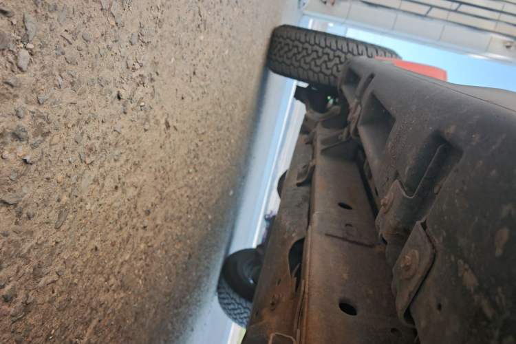 Used Jeep Wrangler 2015 2.8TD Sahara Four-Door Edition Chassis Front Right