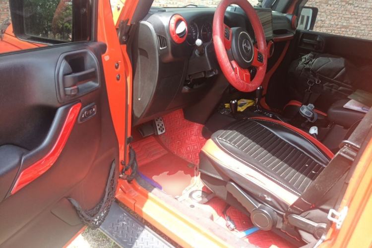 Used Jeep Wrangler 2015 2.8TD Sahara Four-Door Comfort Edition Driver Seat