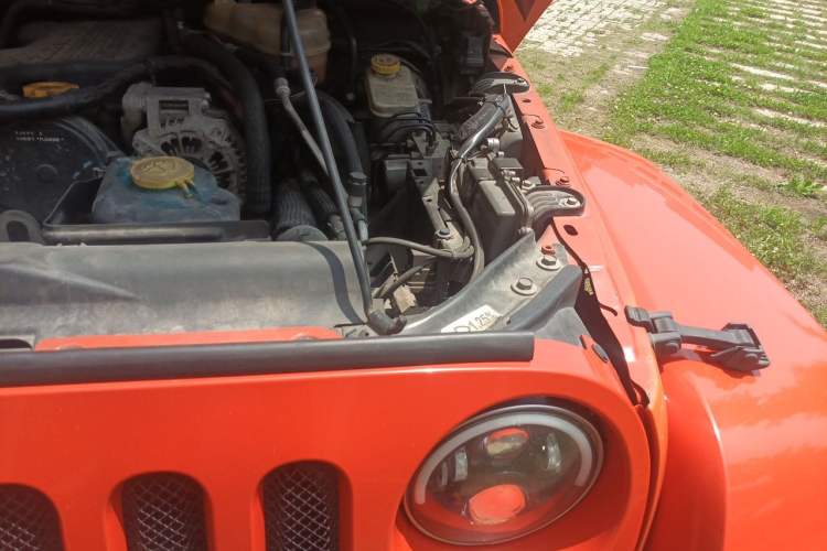 Used Jeep Wrangler 2015 2.8TD Sahara Four-Door Comfort Edition Engine Bay Left