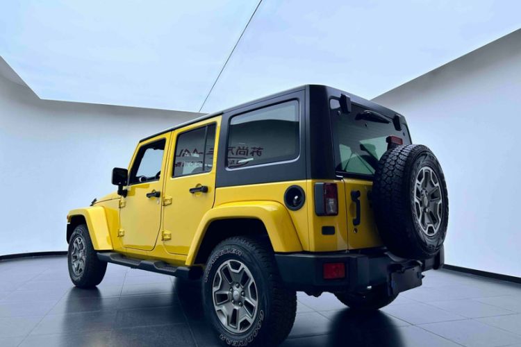 Used Jeep Wrangler 2015 3.0L Sahara Four-Door Comfort Edition Exterior 5