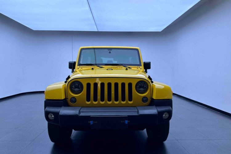 Used Jeep Wrangler 2015 3.0L Sahara Four-Door Comfort Edition Exterior 8