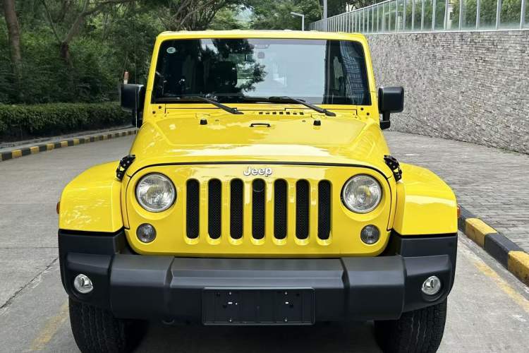 Used Jeep Wrangler 2015 3.0L Sahara Four-Door Edition Front