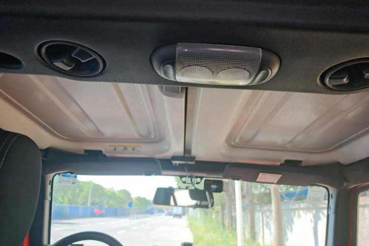 Used Jeep Wrangler 2015 2.8TD Sahara Four-Door Edition Headliner