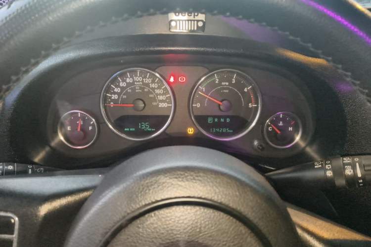 Used Jeep Wrangler 2015 2.8TD Sahara Four-Door Comfort Edition Instrument Cluster