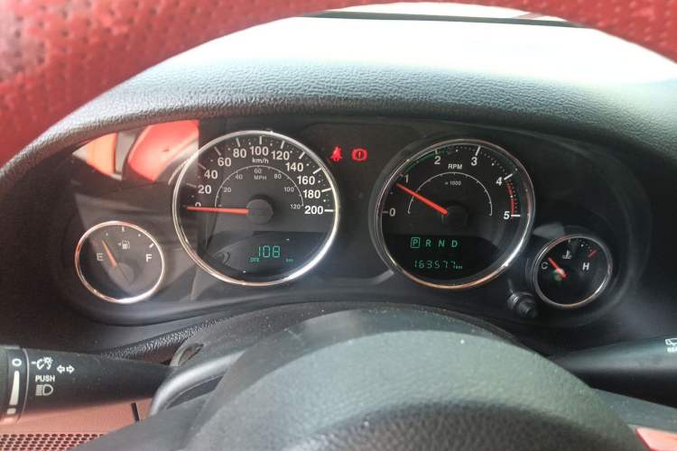 Used Jeep Wrangler 2015 2.8TD Sahara Four-Door Comfort Edition Instrument Cluster