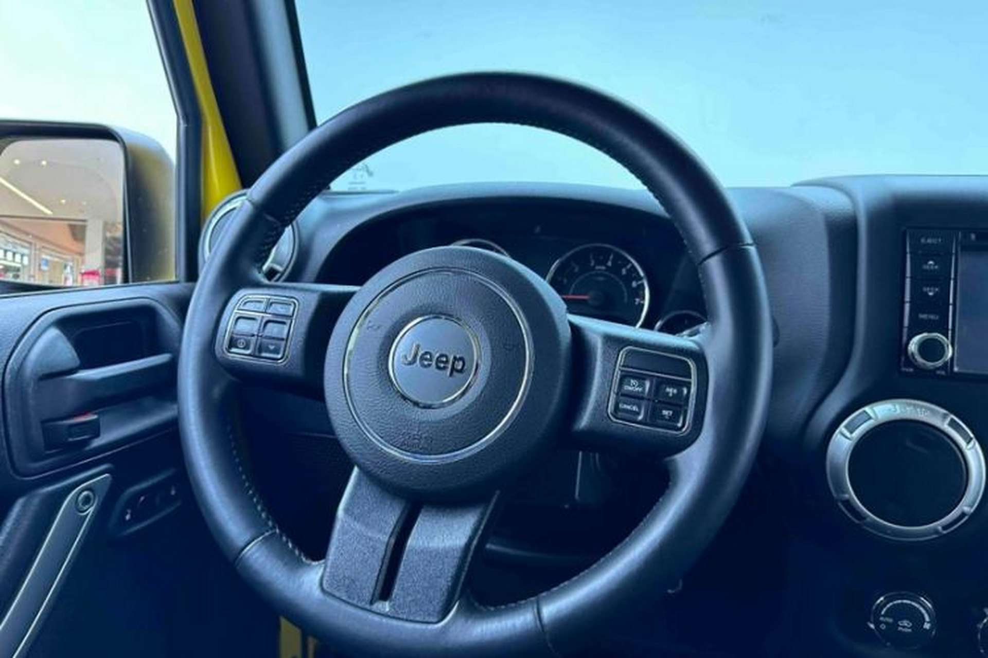 Used Jeep Wrangler 2015 3.0L Sahara Four-Door Comfort Edition Interior 3