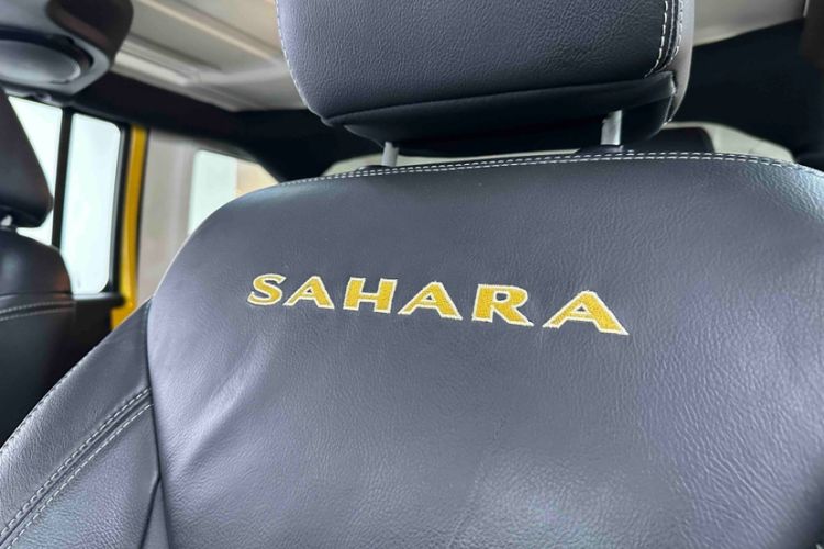 Used Jeep Wrangler 2015 3.0L Sahara Four-Door Comfort Edition Interior 4