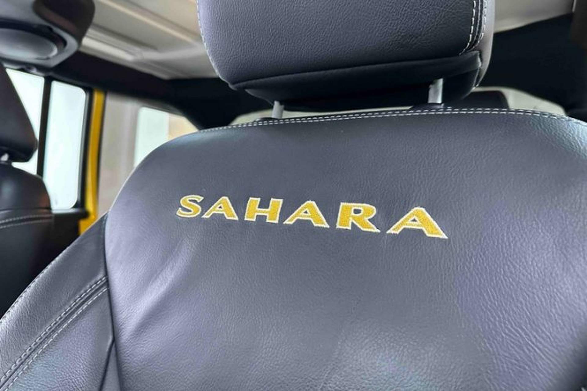 Used Jeep Wrangler 2015 3.0L Sahara Four-Door Comfort Edition Interior 4