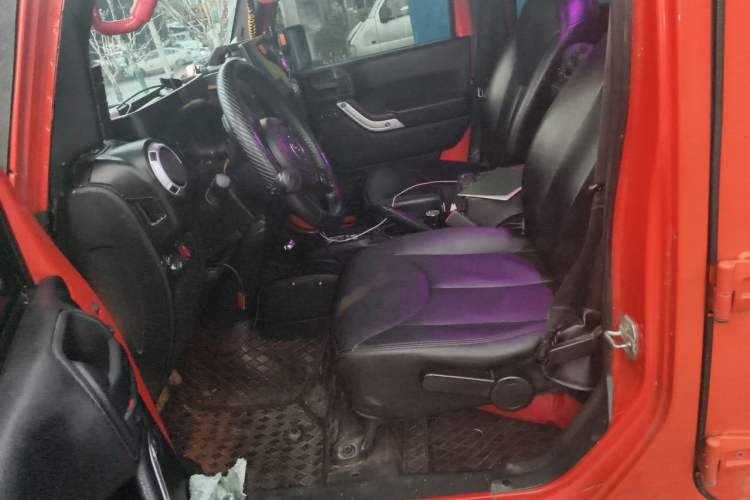 Used Jeep Wrangler 2015 2.8TD Sahara Four-Door Comfort Edition Left Front Seat