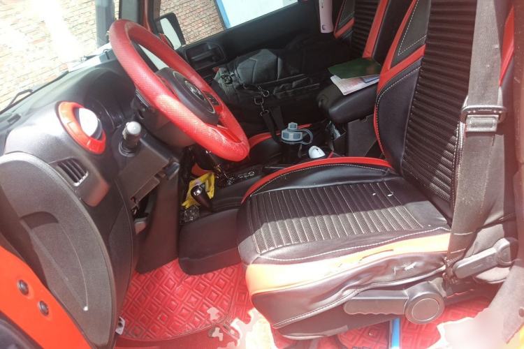 Used Jeep Wrangler 2015 2.8TD Sahara Four-Door Comfort Edition Left Front Seat