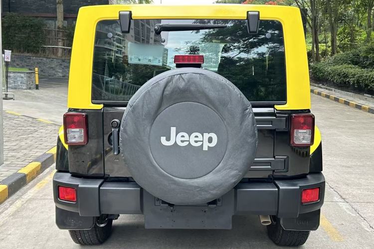 Used Jeep Wrangler 2015 3.0L Sahara Four-Door Edition Rear