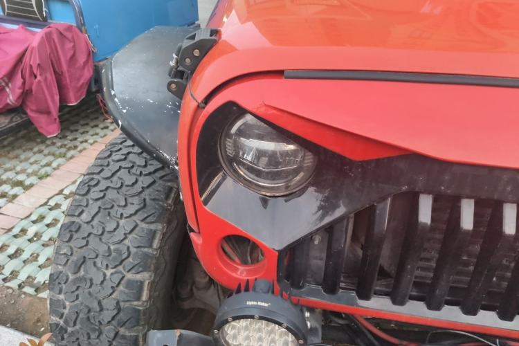 Used Jeep Wrangler 2015 2.8TD Sahara Four-Door Comfort Edition Right Front Headlight