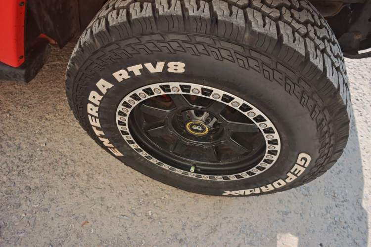 Used Jeep Wrangler 2015 2.8TD Sahara Four-Door Edition Right Front Wheel Hub
