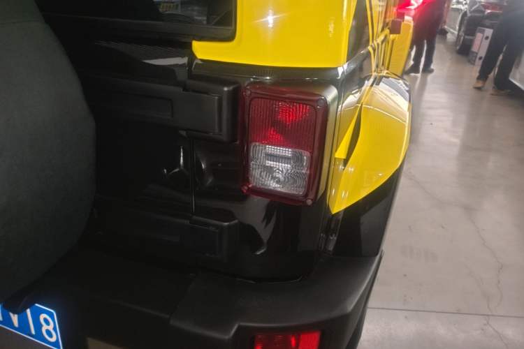 Used Jeep Wrangler 2015 3.0L Sahara Four-Door Edition Right Rear Taillight