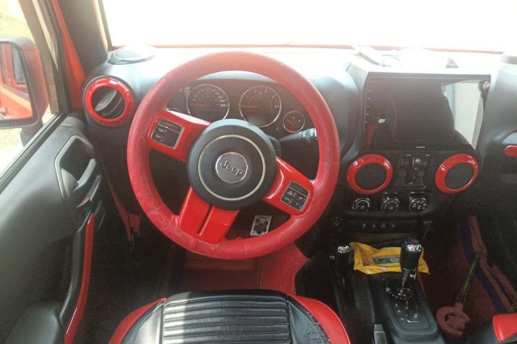 Used Jeep Wrangler 2015 2.8TD Sahara Four-Door Comfort Edition Steering Wheel