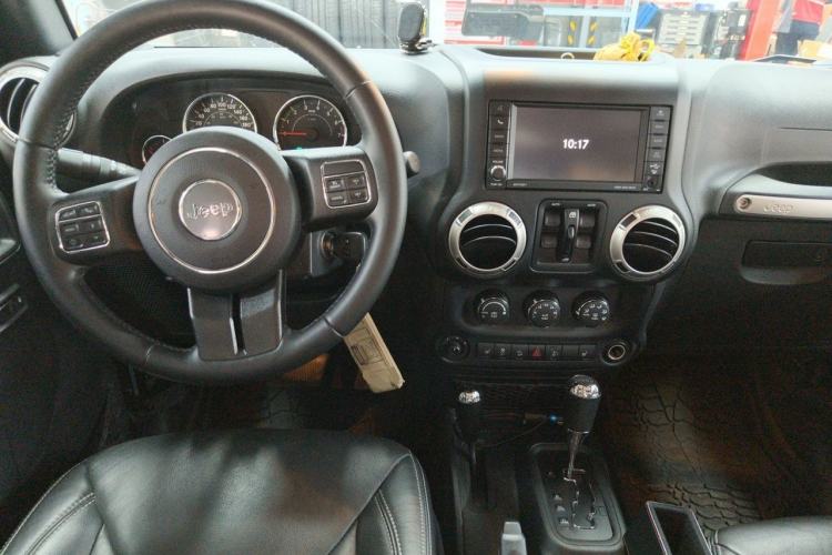 Used Jeep Wrangler 2016 3.0L Sahara 75th Anniversary Edition Center Console