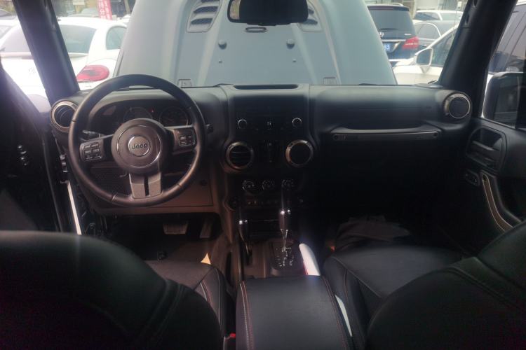 Used Jeep Wrangler 2016 3.0L Sahara 75th Anniversary Edition Center Console