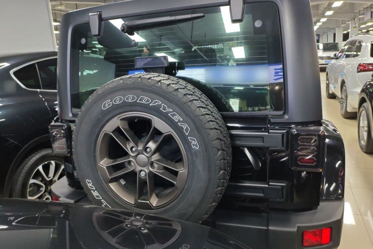 Used Jeep Wrangler 2016 3.0L Sahara 75th Anniversary Edition Exterior 4