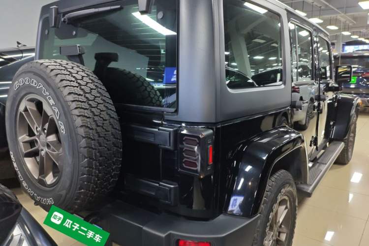 Used Jeep Wrangler 2016 3.0L Sahara 75th Anniversary Edition Exterior 5