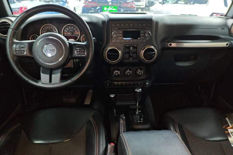 Used Jeep Wrangler 2016 3.0L Sahara 75th Anniversary Edition Interior 2