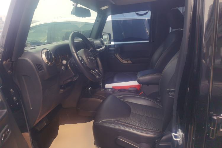 Used Jeep Wrangler 2016 3.0L Sahara 75th Anniversary Edition Left Front Seat