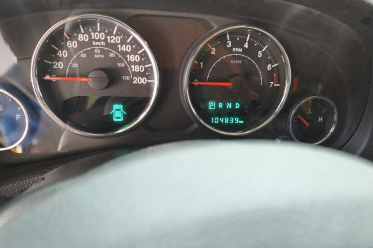 Used Jeep Wrangler 2016 3.0L Sahara 75th Anniversary Edition Odometer Close Up