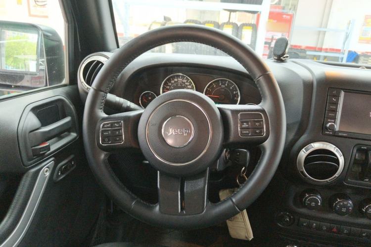 Used Jeep Wrangler 2016 3.0L Sahara 75th Anniversary Edition Steering Wheel