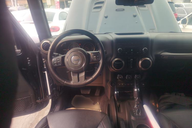 Used Jeep Wrangler 2016 3.0L Sahara 75th Anniversary Edition Steering Wheel