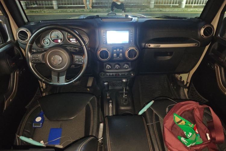 Used Jeep Wrangler 2016 3.0L Sahara 75th Anniversary Edition Center Console