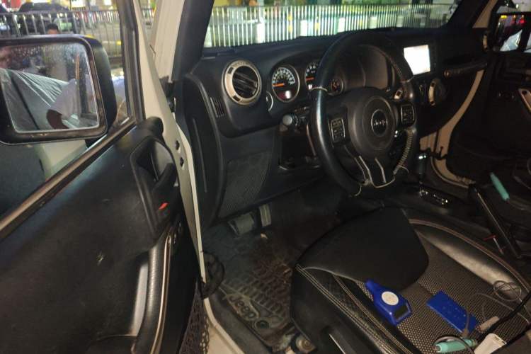 Used Jeep Wrangler 2016 3.0L Sahara 75th Anniversary Edition Driver Seat