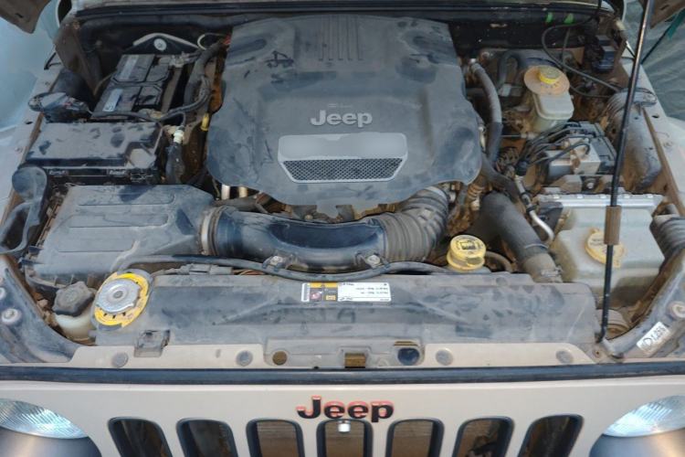 Used Jeep Wrangler 2016 3.0L Sahara 75th Anniversary Edition Engine Bay