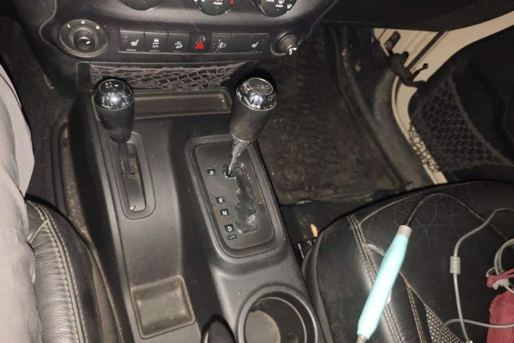 Used Jeep Wrangler 2016 3.0L Sahara 75th Anniversary Edition Gear Lever