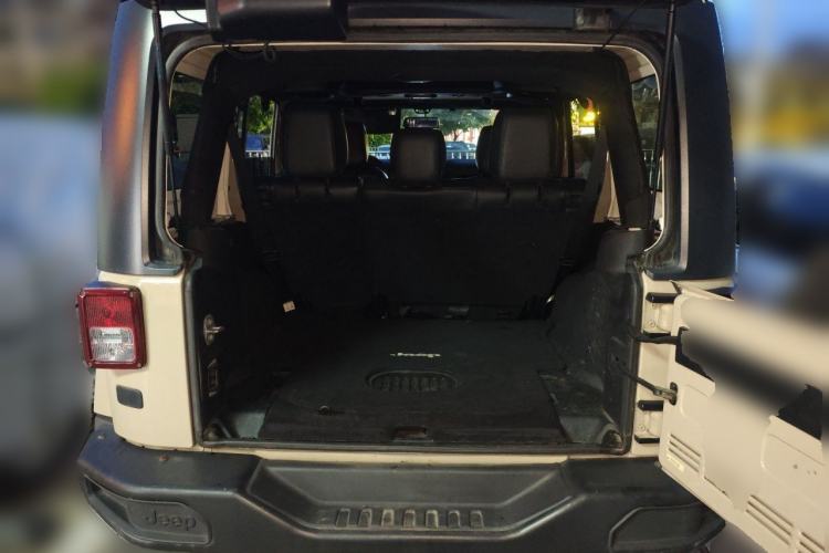 Used Jeep Wrangler 2016 3.0L Sahara 75th Anniversary Edition Trunk