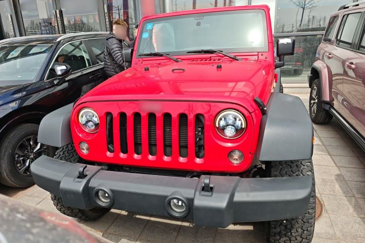 Used Jeep Wrangler 2016 3.6L Four-Door Rubicon U.S. Spec Front