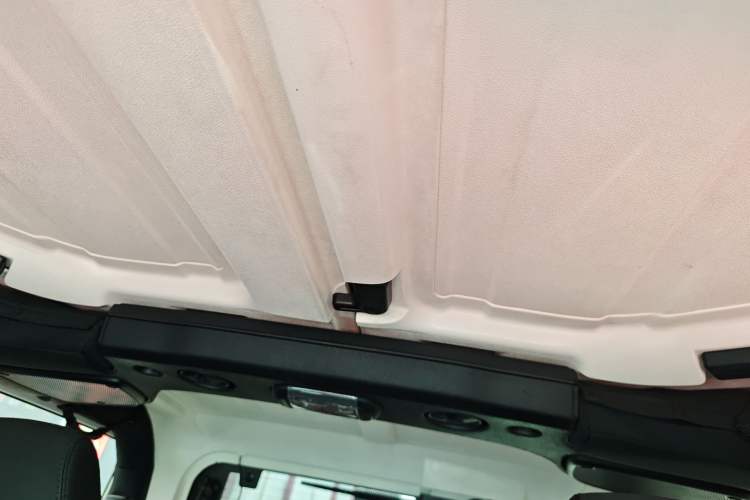 Used Jeep Wrangler 2016 3.6L Four-Door Rubicon U.S. Spec Headliner