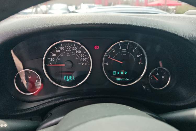 Used Jeep Wrangler 2016 3.6L Four-Door Rubicon U.S. Spec Instrument Cluster