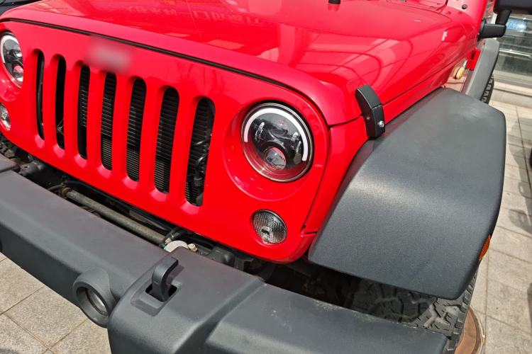 Used Jeep Wrangler 2016 3.6L Four-Door Rubicon U.S. Spec Left Front Headlight