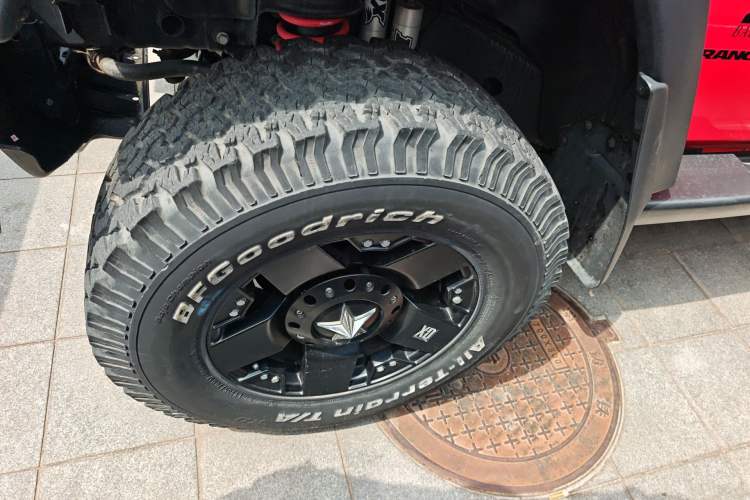 Used Jeep Wrangler 2016 3.6L Four-Door Rubicon U.S. Spec Left Front Wheel Hub