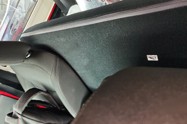 Used Jeep Wrangler 2016 3.6L Four-Door Rubicon U.S. Spec Left Rear Seat