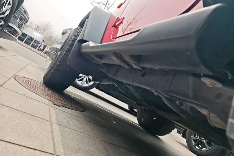 Used Jeep Wrangler 2016 3.6L Four-Door Rubicon U.S. Spec Left Side Sill