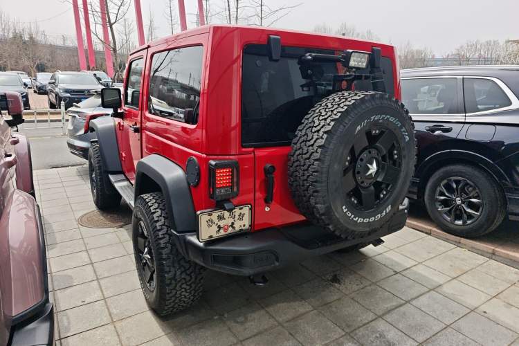 Used Jeep Wrangler 2016 3.6L Four-Door Rubicon U.S. Spec Rear Left 45 Deg